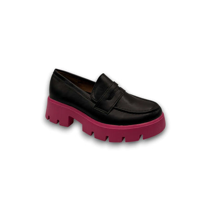 Chunky Loafer – Schwarz mit pinker Profilsohle